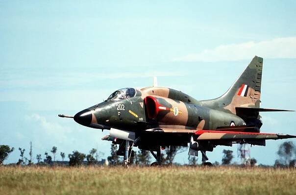 McDonnell Douglas A-4K Skyhawk : McDonnell / McDonnell Douglas