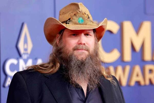 Chris Stapleton Visits Lone Survivor of Deadly Missouri Crash That Killed 3 People