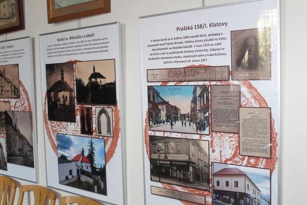 Výstava v muzeu zavede do historie Klatov, k porovnání je vidět i současnost