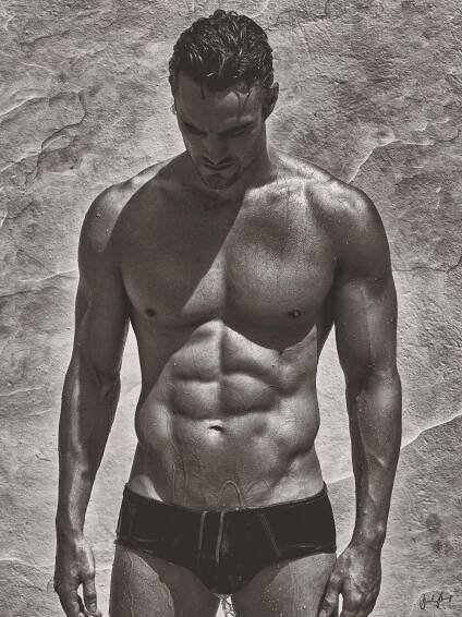 Thom Evans by Daniel Jaems - 02 - FRAEMS