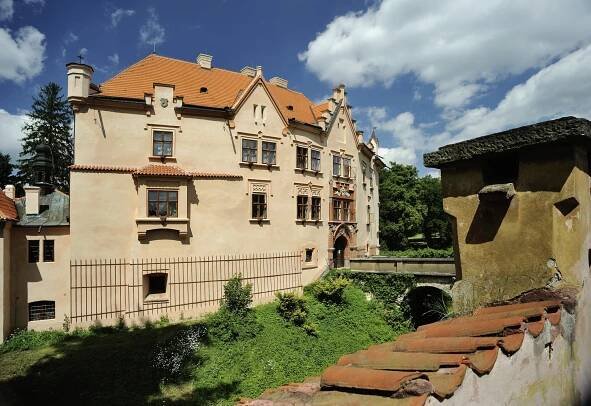 Zámek Vrchotovy Janovice - Výroční zprávy Národního muzea