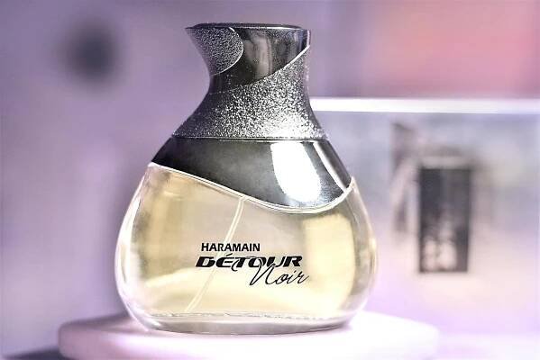 Détour Noir Al Haramain Perfumes pro ženy a muže