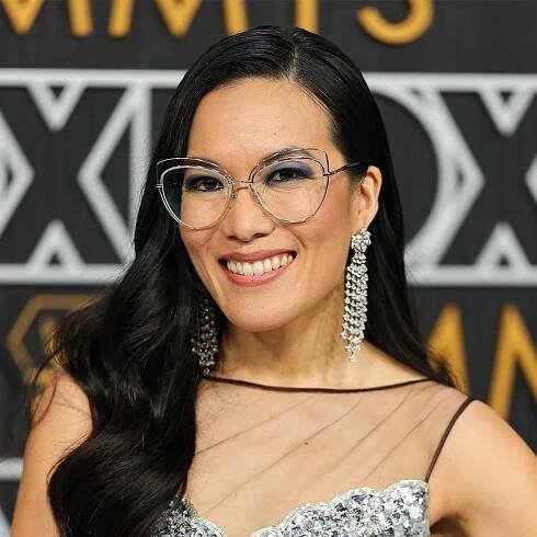 Ali Wong and Bill Hader Have a Date Night at the Emmy Awards