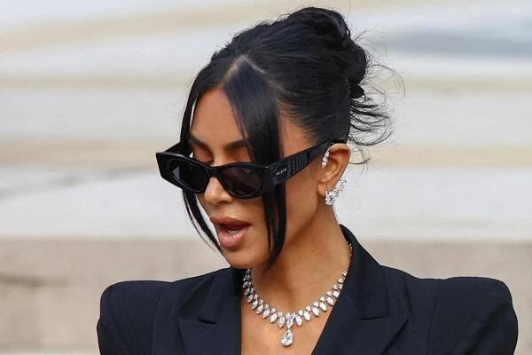 Osem páchateľov je vinných. Kardashianovej predtým ukradli šperky a vyhrážali sa jej zabitím