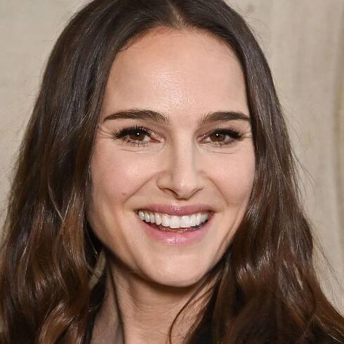 Natalie Portman’s Natural Waves Were the Star of Her Dior Couture Look