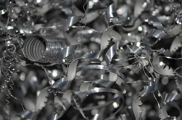 Recyklace kovů by měla pomoci k dosažení nulových emisí