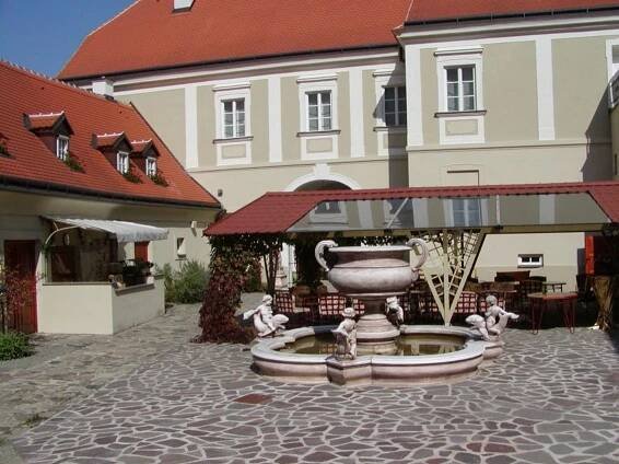 Restaurace na prodej Vranov nad Dyjí - přehledný výběr realit