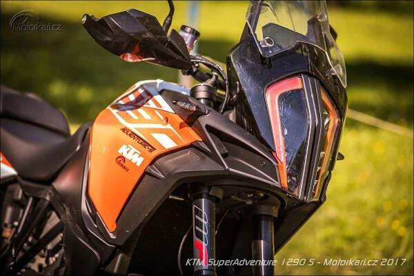 KTM 1290 Super Adventure S vs. BMW R 1200 GS Exclusive: Každý po svém | Motorkáři.c