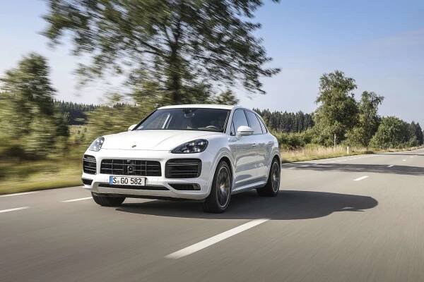 Nejvýkonnější Porsche Cayenne v nabídce je... plug-in hybrid!