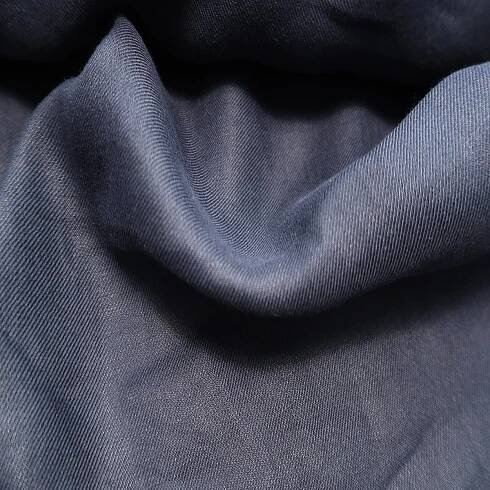 Gabardén Loro Piana temně modrý