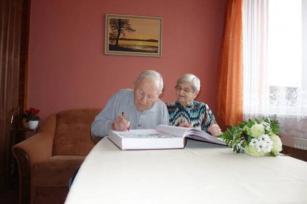 Diamantová svatba - manželé Novákovi - Oficiální stránky obce Nedakonice