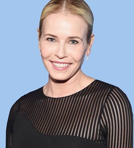 This Triceps Exercise From Chelsea Handler's Trainer Doubles as a Killer Core Move