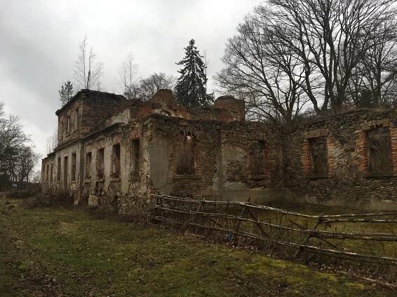 Zřícenina – Zámek Nový dvůr – Ubytování U Kloučků v Potvorově – Severní Plzeňsko