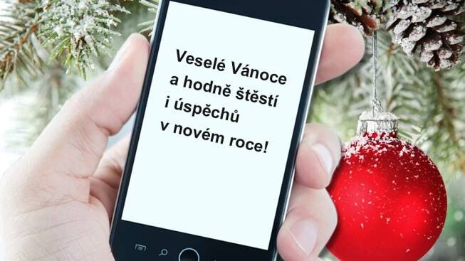 Vánoční zvyky se mění: Poslaných vánočních SMS poprvé ubylo!