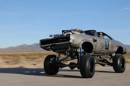 Dare To Be Diesel: WelderUp’s 4x4 1968 Dodge Charger!