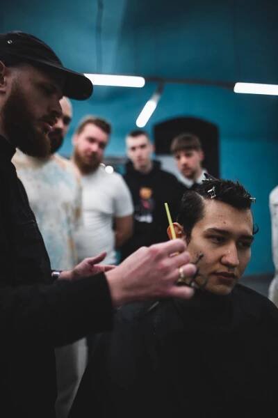 Barber akademie Praha | Kurzy pánského stříhání od nejlepších holičů v Praze