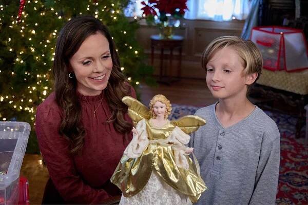 Debbie Macomber's A Mrs. Miracle Christmas.