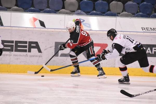 FOTO, VIDEO: Pirátům skončila sezona! Znojmo vyhrálo na severu 5:3