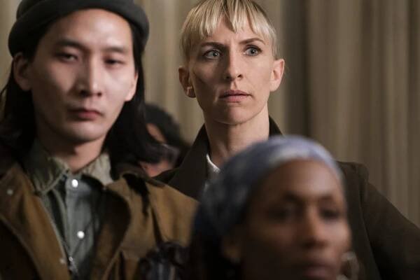 Ledová archa - Znova vzplanout - Z filmu - Mickey Sumner