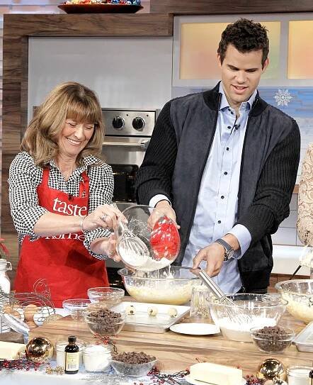 Stars Cooking With Their Parents: Photos