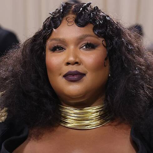 Lizzo Went Bronde For a Day and Looked Totally Different – See Photo