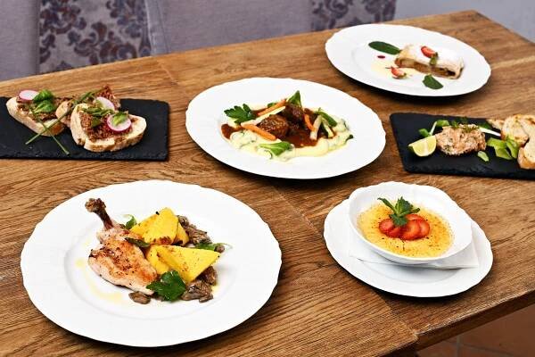 Dárkové vouchery do zámecké restaurace Chateau Ctěnice, platí na jídlo i nápoje