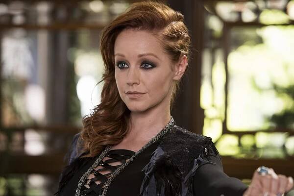 Knihovníci - And the Fatal Separation - Z filmu - Lindy Booth