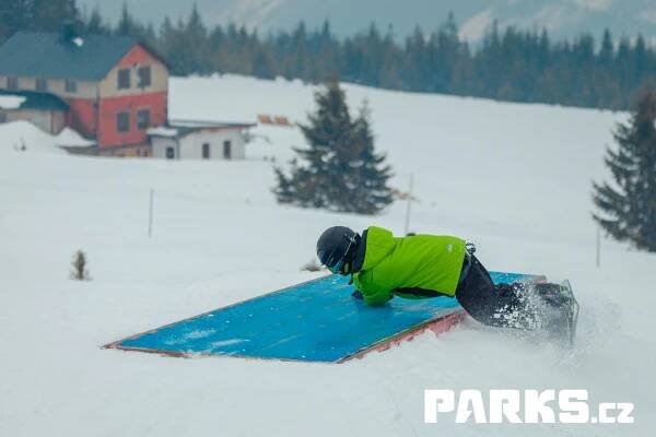 Reporty z kempů - návrhy snowparků a výroba snowboardových překážek