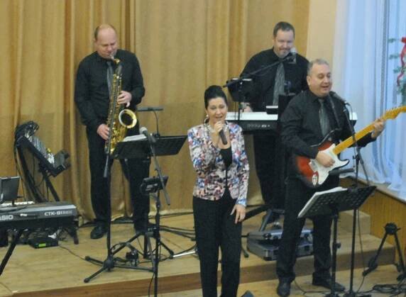 Hudba léčí – Duo Adamis, Black Band (13. 12. 2015) - Oficiální stránky města Rožďalovice