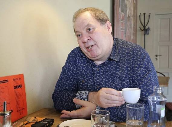 Zdeněk Palusga se kromě hraní věnuje i psaní divadelních her.