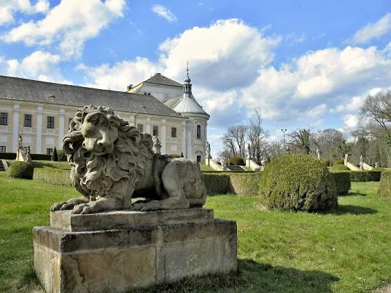 Soubor:Lysá nad Labem Castle Park (33).jpg