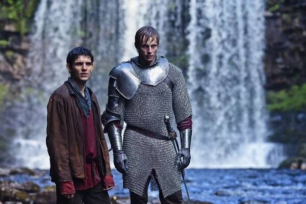 Merlin - Aithusa - Z filmu - Colin Morgan, Bradley James