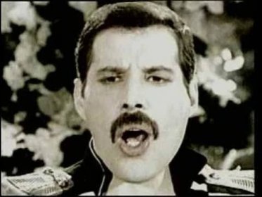 Freddie Mercury - Living on my own [Lyrics]