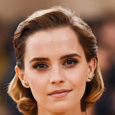 Emma, Kate And Alicia Come Together