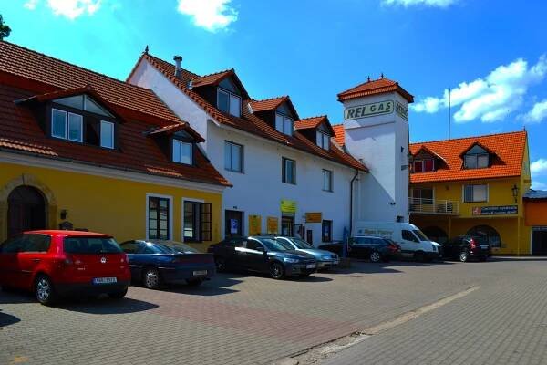 Dlouhodobé ubytování pro svobodné a páry v Hradci Králové - Levné ubytování Hradec Králové - Amas HK s.r.o.