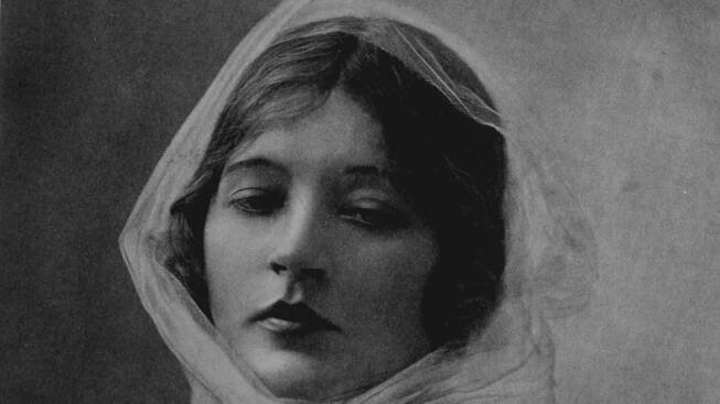 Mae Murray: Manželé ji připravili o nervy i peníze, Alzheimer zase o paměť a důstojnost