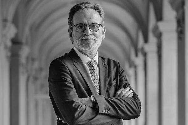 Diplomat Martin Povejšil