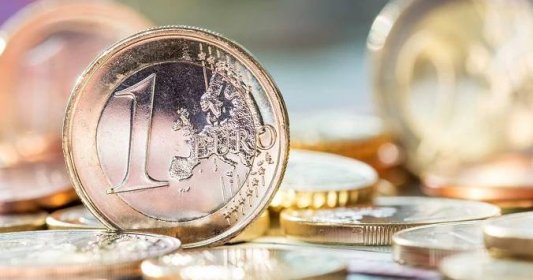 Aktuální kurz eura (EUR/CZK) a vše, co o této měně chcete vědět