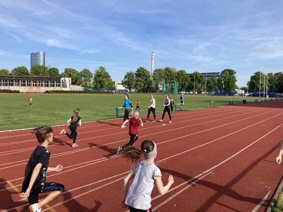 Druhý trénink rodin AK Olomouc – Atletika pro rodinu