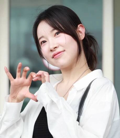 Kim Ah-young - Wikipedia