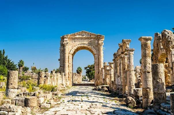 Arch of Hadrian at the Al-Bass Tyre necropolis. UNESCO world heritage in Lebanon.