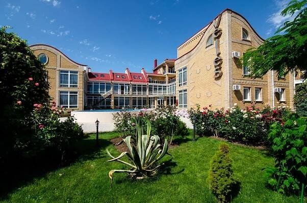 Пансионат "Велес" в Евпатории