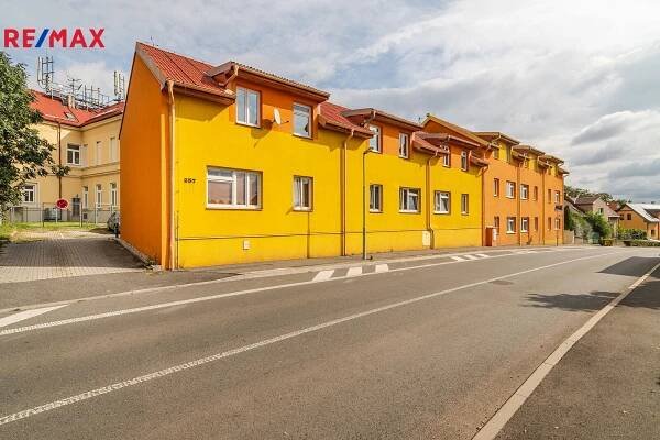 Pronájem Byt 2+kk, Hlavní, Jinočany, okres Praha-západ