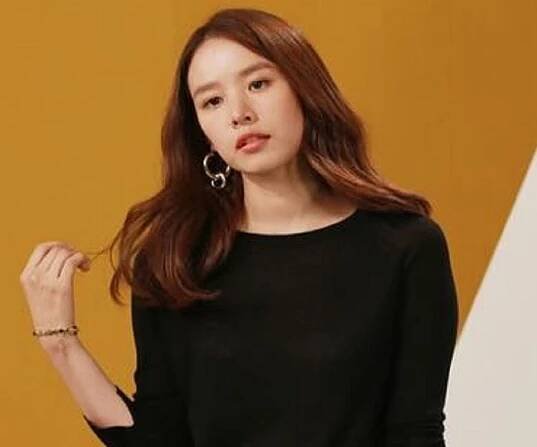 Jo Yoon-hee Biography – Facts, Childhood, Family Life, Achievements