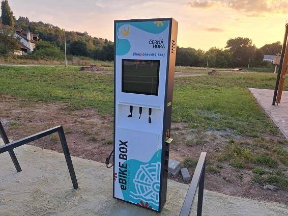 Nabíjecí stanice elektrokol U Hřiště foto 2
