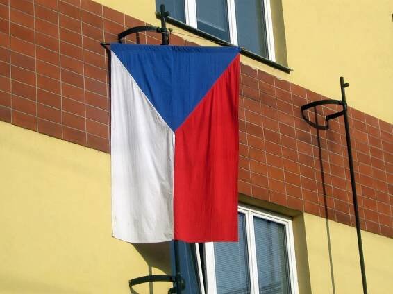 Turnov opět lidem rozdává vlajky. Jsou „pro Masaryka“