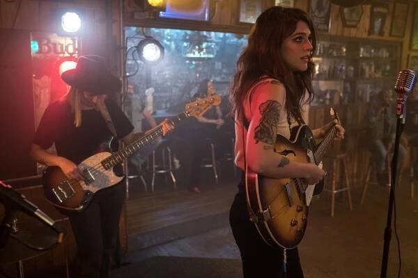 Exprezident Graves - Not All Who Wander Are Lost - Z filmu - Callie Hernandez