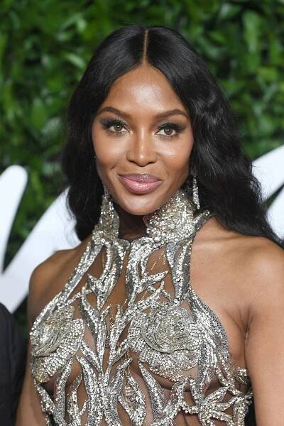 Naomi Campbell šokovala fanoušky. Padesátiletá modelka se stala maminkou