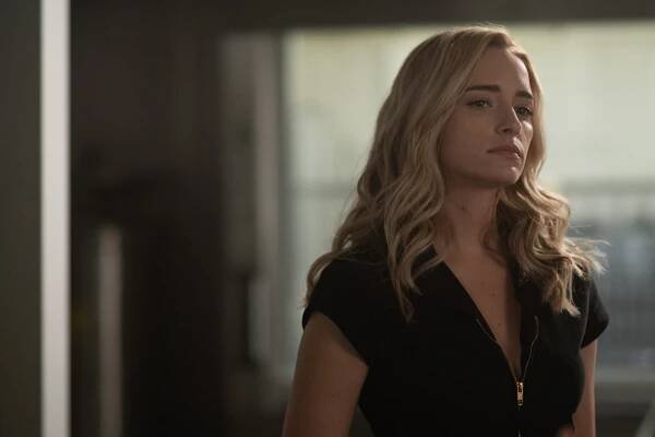 Smrtící virus - Pěkně si vás vychutnám - Z filmu - Brianne Howey