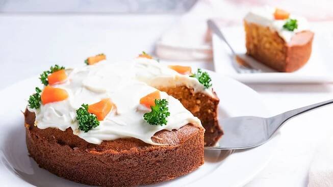 Neodolatelné jsou mrkvové dezerty a moučníky, například lívance, koláče, dorty a sušenky, existuje spousta receptů na mrkvové vánoční cukroví.